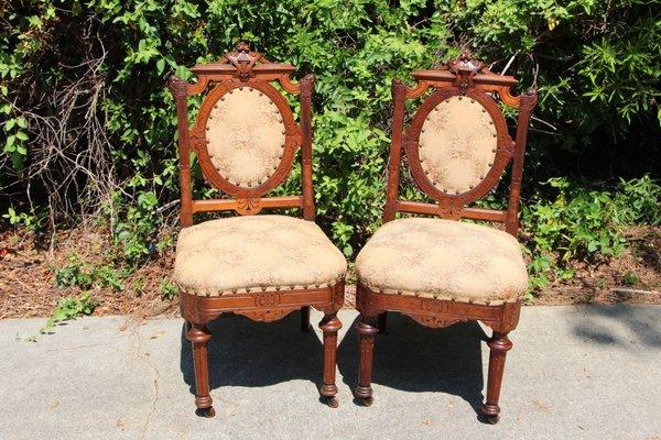 Fancy Pair of Walnut Victorian Chairs with Oval Backs Ca.1870