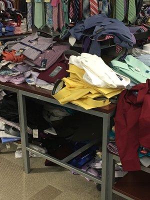 How do you find your size in this mess? We didn't see anyone on the floor trying to straighten up