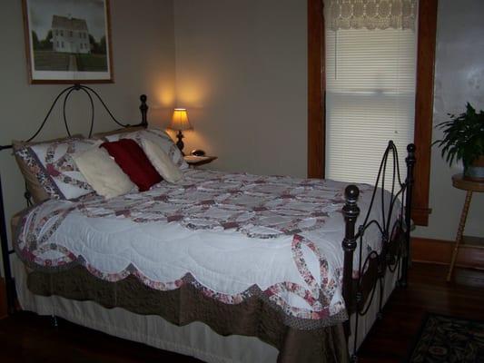 Heritage Room, upstairs, queen bed, private en-suite bathroom with claw foot tub and shower riser