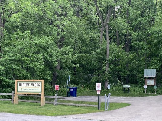 Trailhead and parking