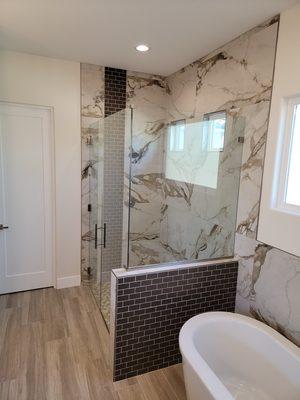 Beautiful shower glass and shower at the basin of Superstition Mountain.