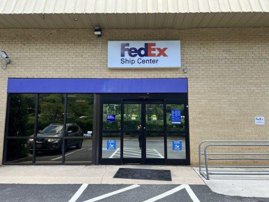 FedEx Ship Center