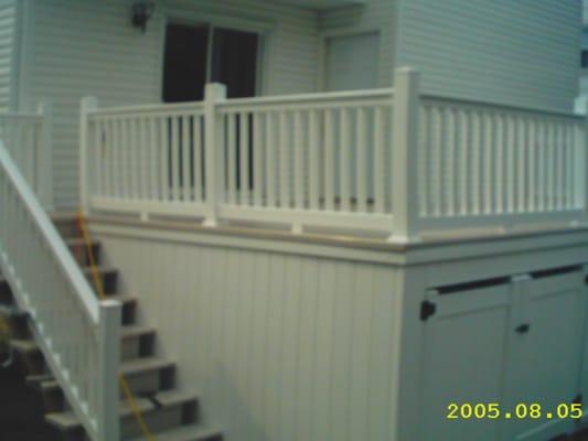 pvc deck with enclosure