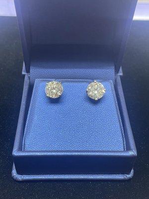 White gold Stud Earrings