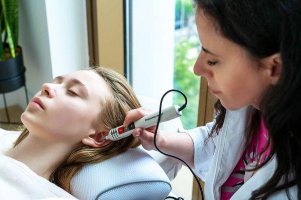 Ear acupuncture