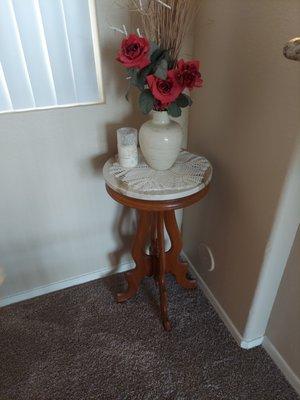 Accent Table. Wood and Marble top