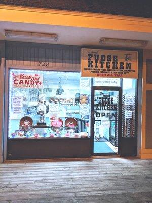 Fudge Kitchen, Cape May -- storefront (for location along the promenade)