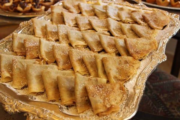 Catering: hazelnut chocolate filled crepes