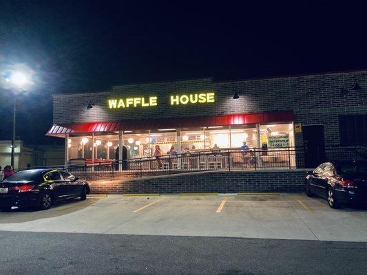 Waffle House storefront