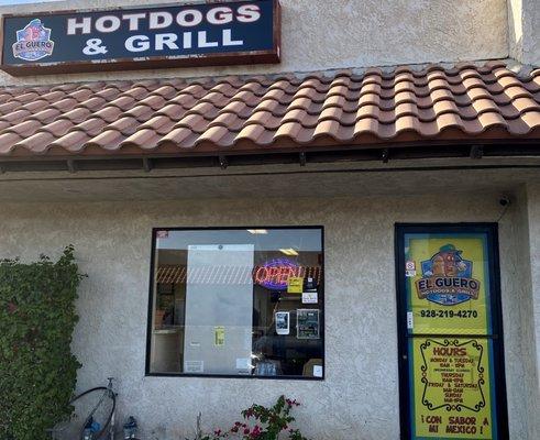 El Guero Hotdogs & Grill Entrance