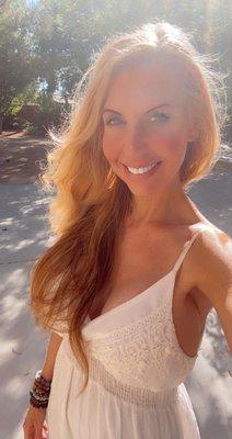 Hello, my name is Andrea! I am a holistic wellness coach, intuitive healer, author & spiritual guide.