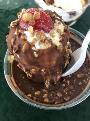 Snickers Sundae