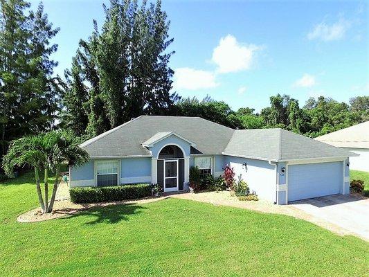 PENDING!
 720 SW 1st St Cape Coral FL 33991