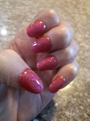 Sophia did my nails and I am pleased with the sparkle. I had a coral sparkle before this. I am very pleased with this salon. 11/11/23