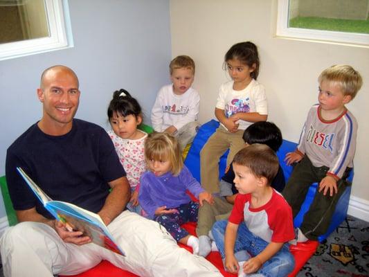 Eric reading to the children