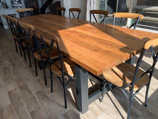 Table Base and Chairs in Black Texture