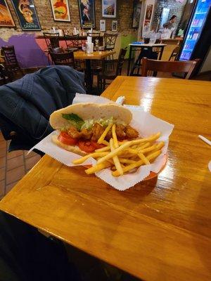 Shrimp poboy