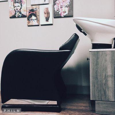 The big leather reclining shampoo chair in the mplsbloom suite. So comfy.