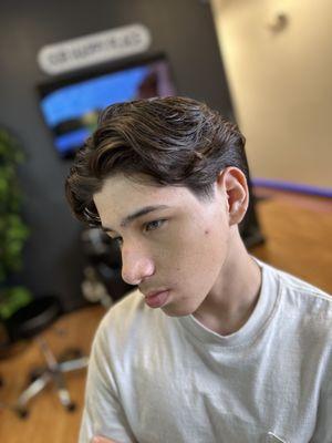 Flow haircut with taper