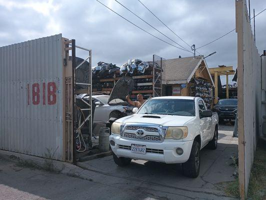 4 Wheel Truck & Van Dismantling