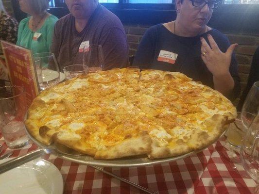 Buffalo chicken pizza, so good!