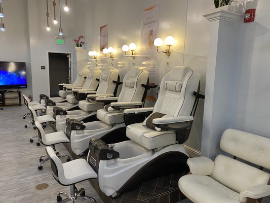 New spa chairs with massages and pedicure guards