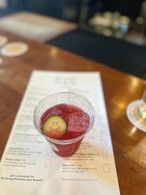 Beet gin & tonic