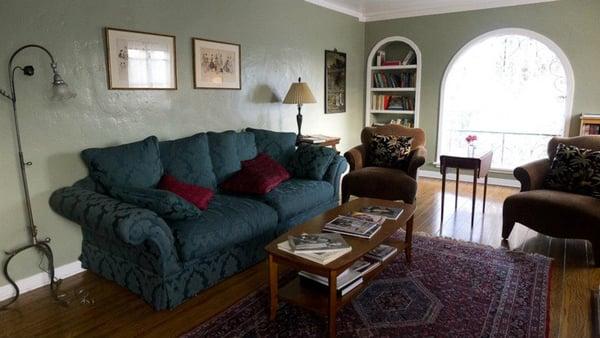 The Garden Cottage B&B, LA. Living room, comfort zone on the sofa