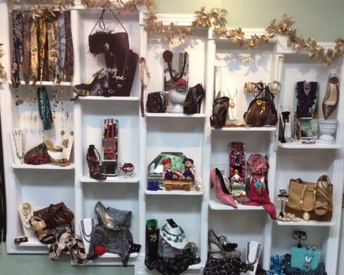 WE HAVE A LARGE SELECTION OF LADIES SHOES AND JEWELRY IN MOST SIZES 5TO 12 AND MENS SHOES SZ 7 TO 12.