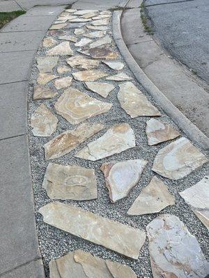 2" Sunset flagstone with pea gravel.