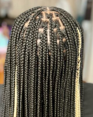 Medium knotlessbraids