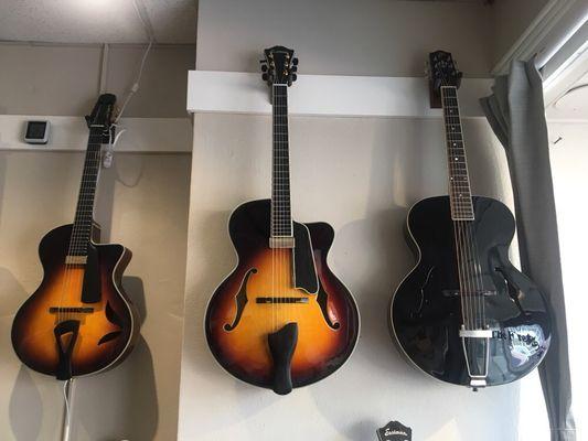 More Eastman archtop guitars