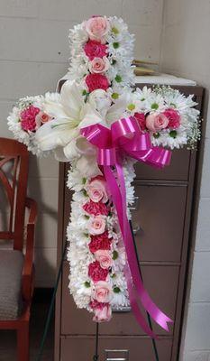 Funeral cross. Flowers for funeral at flowers Online Dallas.