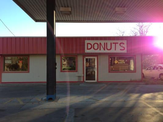 Donna's Donuts! Fresh donuts made daily!