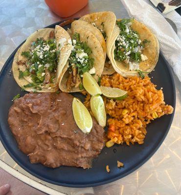 Chicken taco plate with Tienda sunrise aqua Fresca