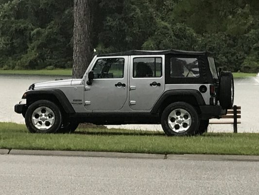 2018 Jeep JKU ready for airport runs to SAV or HHI!