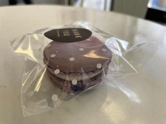 Taro macaron