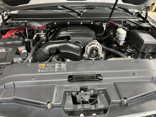 Engine Detail Chevy Tahoe Police