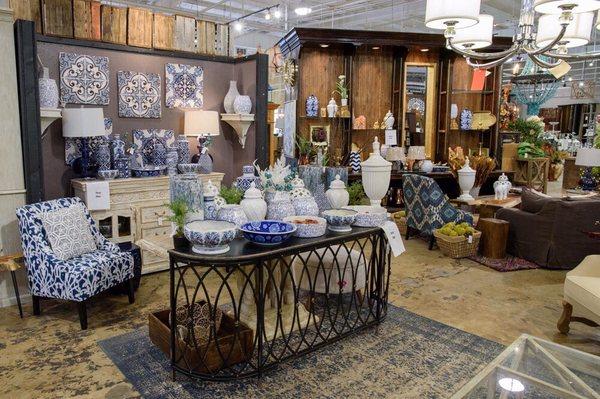 Bringing out the best in blue this fall season! Add an element of interest and worldly sophistication with our chinoiserie collection