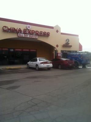 This place is hidden behind the China Express. Barely visible but it's here