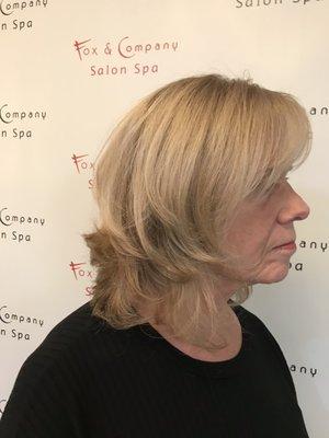 Blonde on blonde, layered cut