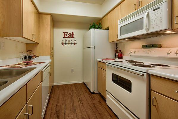 B2 (1x1den) - Kitchen