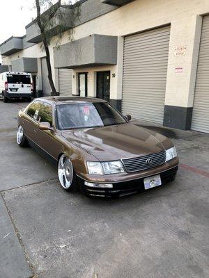 Full two tone wrap on this beautiful Lexus LS400