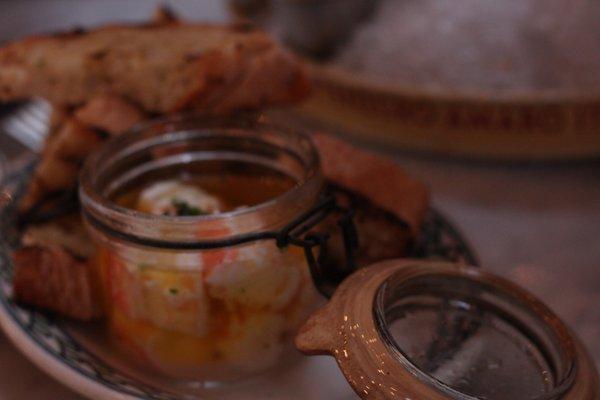 King Crab in warm butter with crispy bread