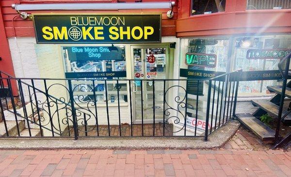 Bluemoon Smoke Shop