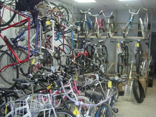 Yikes, we got too many bikes. We have new Electra, Fuji, SE and SUN brands in the new bikes. There are over 50 used and vintage bikes.