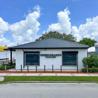 Green Dragon Cannabis Dispensary in Avon Park, FL exterior