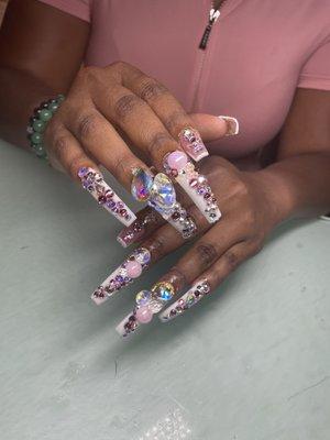 Index finger short for work. Full bling set