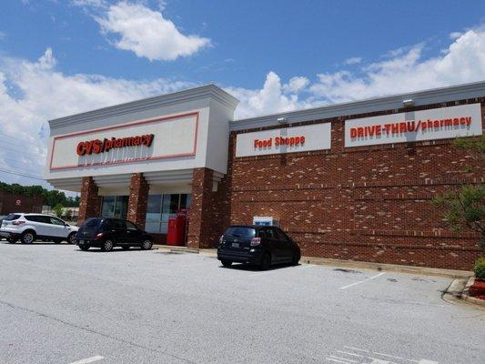 CVS's nice, clean, roomy parking lot in Macon, Georgia.