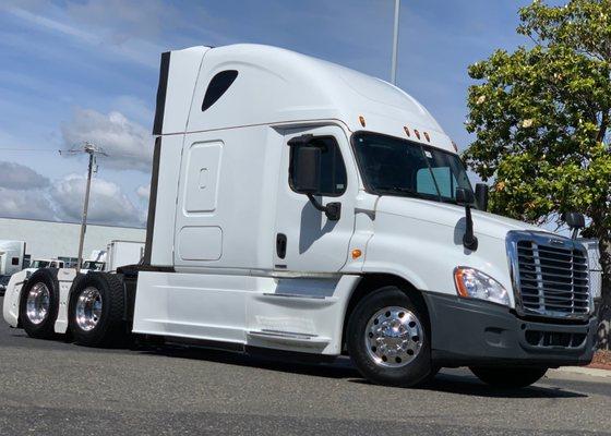 #freightliner #usedtrailersforsale #centralcaliforniatruckandtrailersales #trucksforsale #californiatrucksales #semitrucksforsale #semitruck